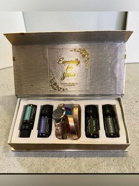 Essential Oil Gift Set with Leather Diffuser Bracelet in rose gold